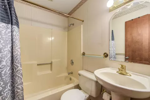 716 Martha Dr, Huron, OH 44839 photo 26