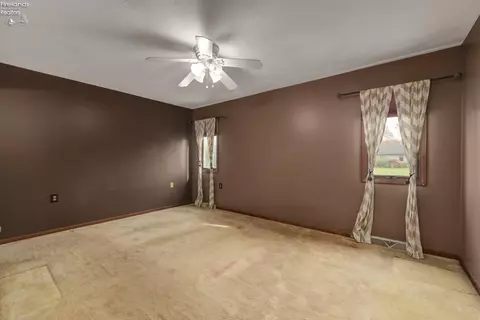 716 Martha Dr, Huron, OH 44839 photo 29
