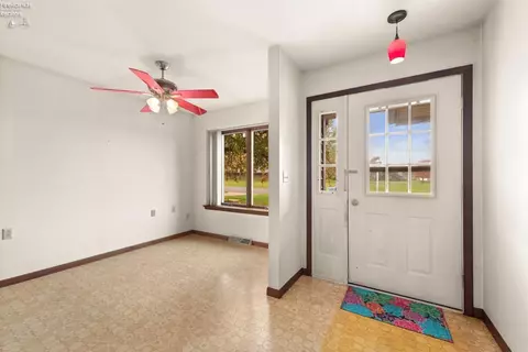 716 Martha Dr, Huron, OH 44839 photo 4