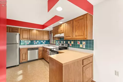 716 Martha Dr, Huron, OH 44839 photo 9