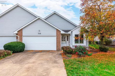 716 Martha Dr, Huron, OH 44839