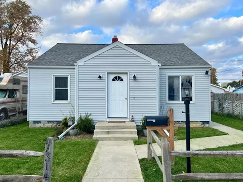 1314 Moore St, Fremont, OH 43420