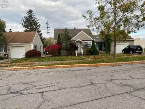 1448 Hollyrood Rd, Sandusky, OH 44870