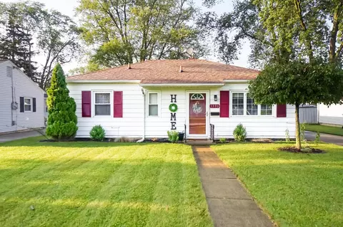 1390 Fleetwood Dr, Fremont, OH 43420