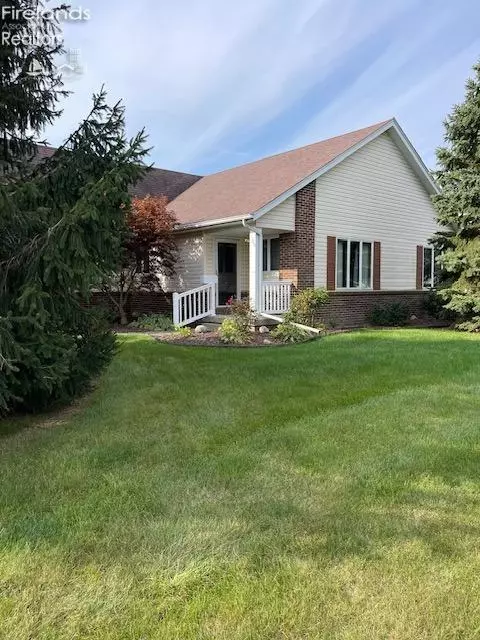 4260 Townhouse Dr #A, Oregon, OH 43616