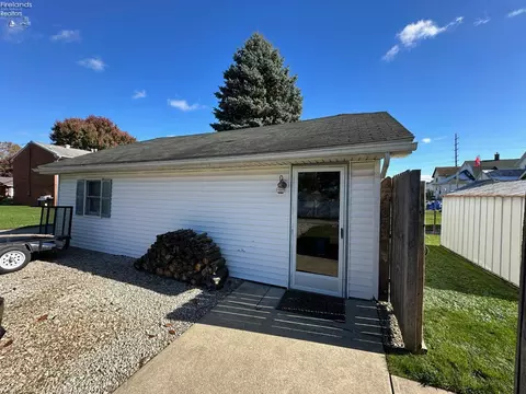 403 Moore Ave, Bellevue, OH 44811 photo 32