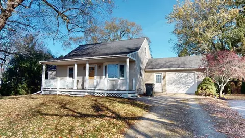 2 Lovers Ln, Bloomville, OH 44818
