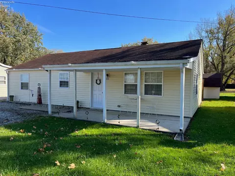 4972 W Fremont Rd, Port Clinton, OH 43452