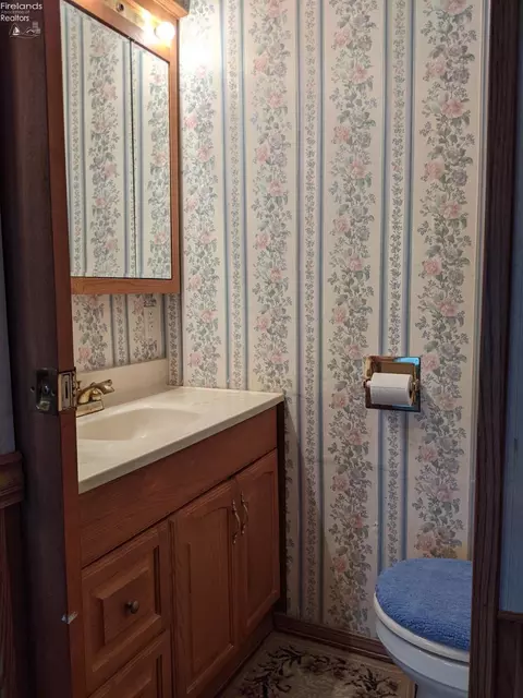 414 Ames St, Clyde, OH 43410 photo 8