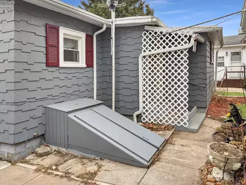 414 Ames St, Clyde, OH 43410 photo 23