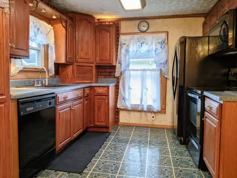 414 Ames St, Clyde, OH 43410 photo 11