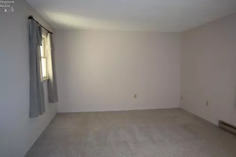 416 Brinker St, Bellevue, OH 44811 photo 8