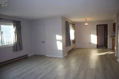 416 Brinker St, Bellevue, OH 44811 photo 2