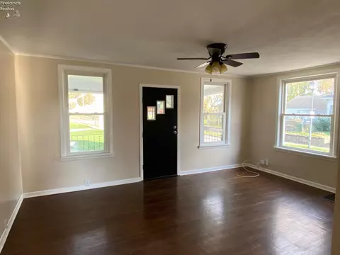 703 Vine St, Clyde, OH 43410 photo 3