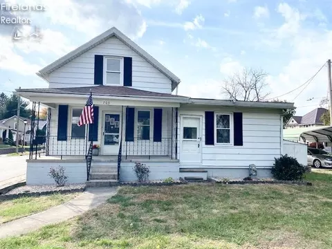 703 Vine St, Clyde, OH 43410
