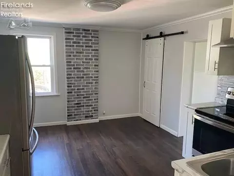 703 Vine St, Clyde, OH 43410 photo 10