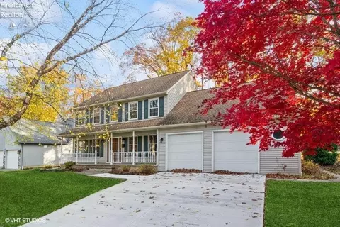 707 Foxwood Dr, Vermilion, OH 44089