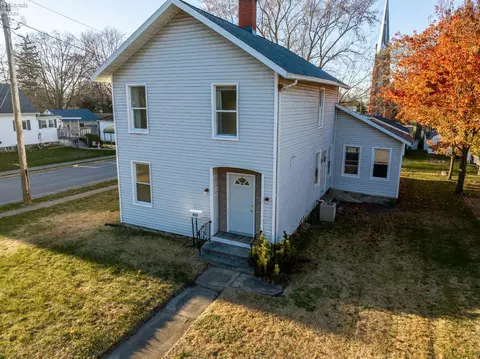 253 W Maple St, Clyde, OH 43410