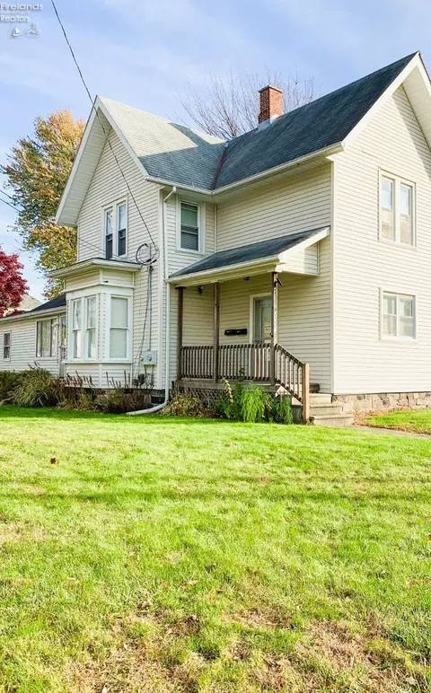 534 George St, Clyde, OH 43410