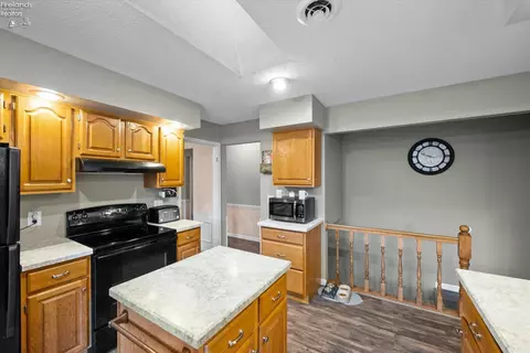 3915 James Ave, Huron, OH 44839 photo 12