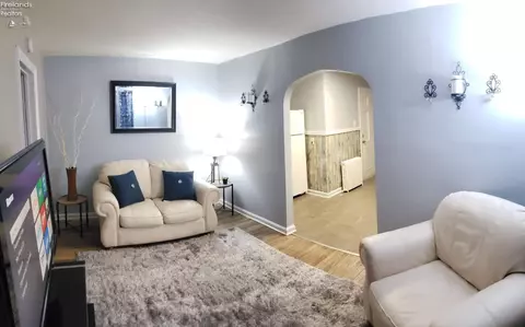 Living - 508 E Monroe, Sandusky, OH 44870 photo 5 of 5