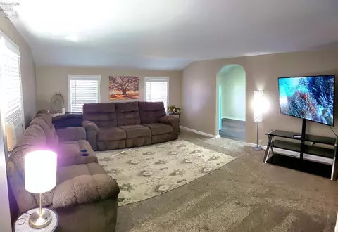 Living - 508 E Monroe, Sandusky, OH 44870 photo 3 of 5