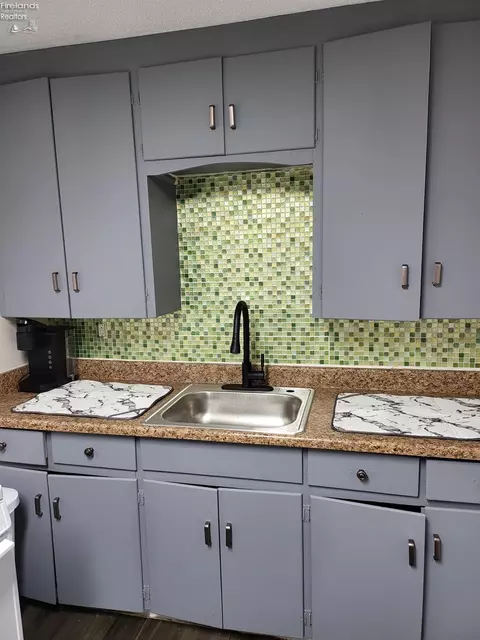 Kitchen - 508 E Monroe, Sandusky, OH 44870 photo 2 of 5
