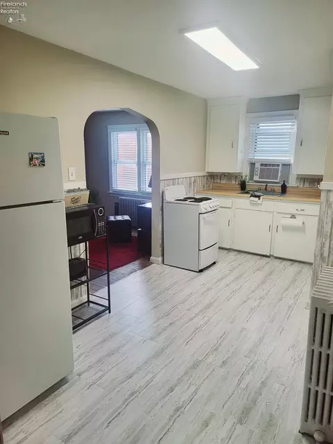 Kitchen - 508 E Monroe, Sandusky, OH 44870 photo 4 of 5