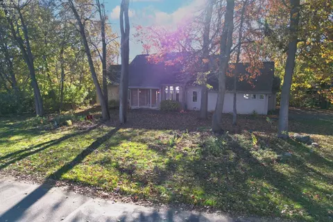 4370 E Laurel Ridge Dr, Port Clinton, OH 43452