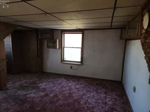 334 Monroe St, Monroeville, OH 44847 photo 9