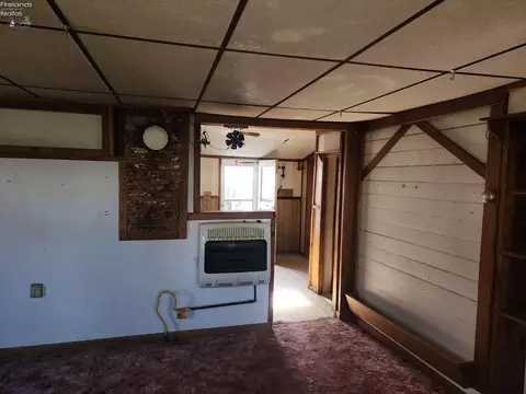 334 Monroe St, Monroeville, OH 44847 photo 5