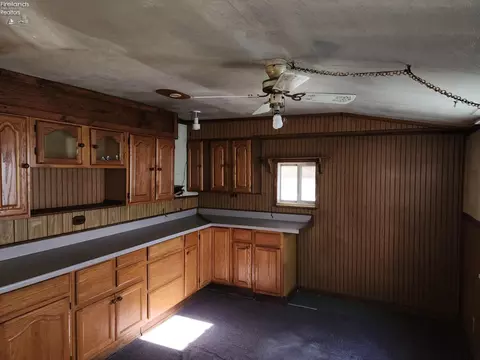 334 Monroe St, Monroeville, OH 44847 photo 8
