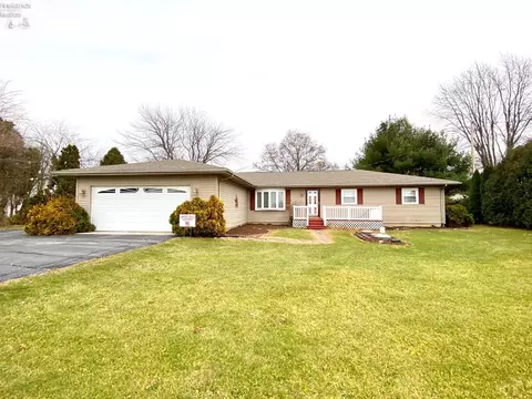 4467 N Tr 65, Fostoria, OH 44830