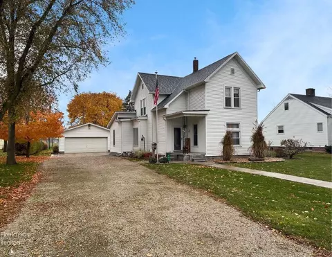 545 W Madison St, Gibsonburg, OH 43431