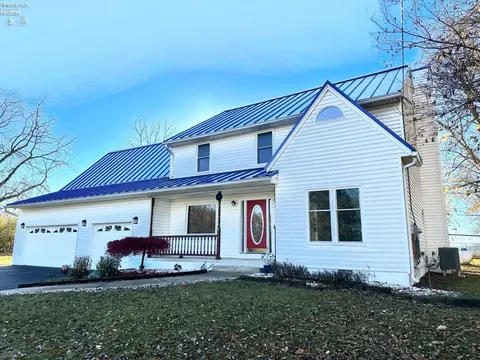 9350 E Harbor Rd, Marblehead, OH 43440
