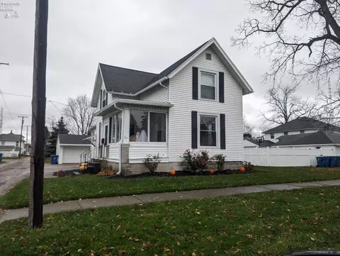 317 Jackson St, Port Clinton, OH 43452