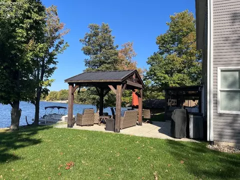 730 Beach Dr, Willard, OH 44890 photo 3
