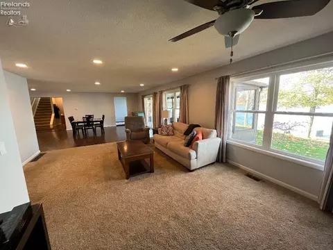 730 Beach Dr, Willard, OH 44890 photo 8