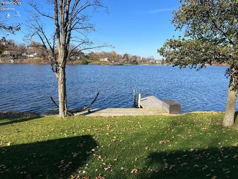 730 Beach Dr, Willard, OH 44890 photo 5