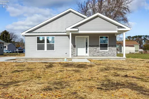 2027 Heritage Dr, Sandusky, OH 44870