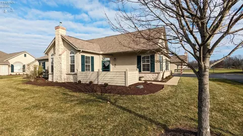 2740 N Canterbury Cir #D, Port Clinton, OH 43452