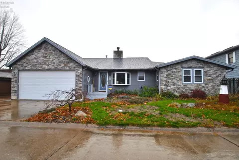 986 Nautical Dr, Vermilion, OH 44089