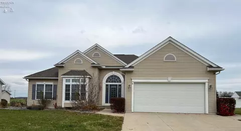 460 Burdine Dr, Oak Harbor, OH 43449
