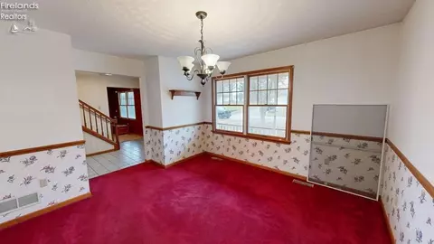 923 Tamarack Dr, Willard, OH 44890 photo 8