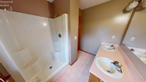 923 Tamarack Dr, Willard, OH 44890 photo 24