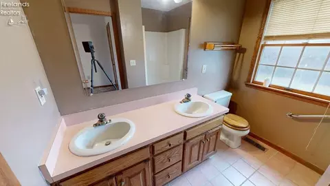 923 Tamarack Dr, Willard, OH 44890 photo 17