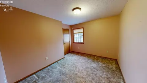 923 Tamarack Dr, Willard, OH 44890 photo 20