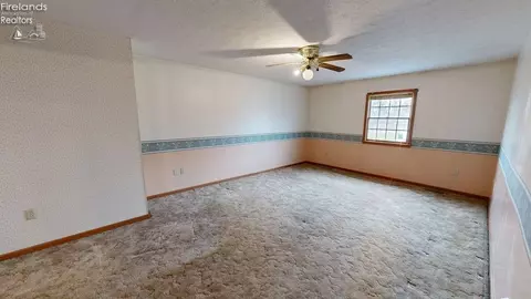 923 Tamarack Dr, Willard, OH 44890 photo 18