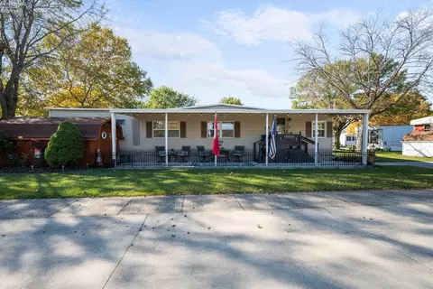 24 E Bass Cir, Marblehead, OH 43440