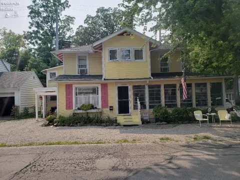 404 Maple Avenue Ave, Lakeside, OH 43440